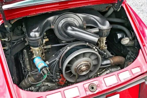 Manutenzione auto d'epoca: un motore d'epoca da 1024x683